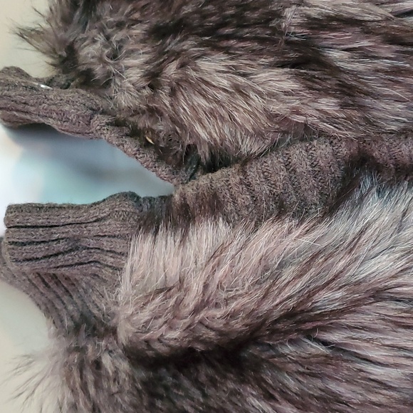 Michael Kors womens grey faux fur sweater - Picture 2 of 8